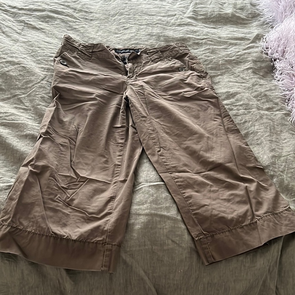 Capri pants